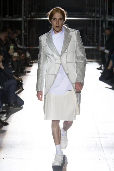 Look 15